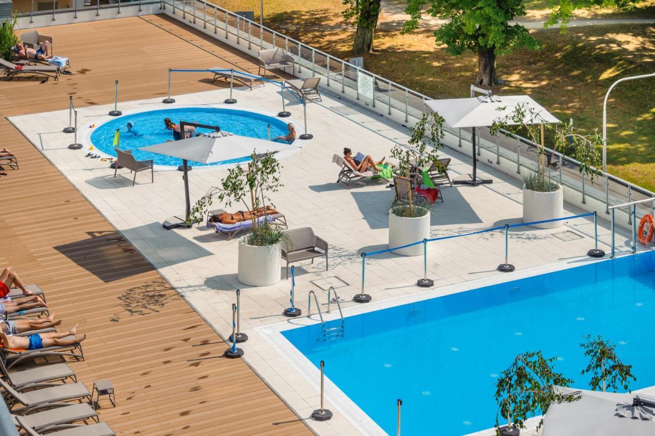 Apartamenty Sun & Snow Nadmorskie Tarasy Z Basenem Kolobrzeg Dış mekan fotoğraf
