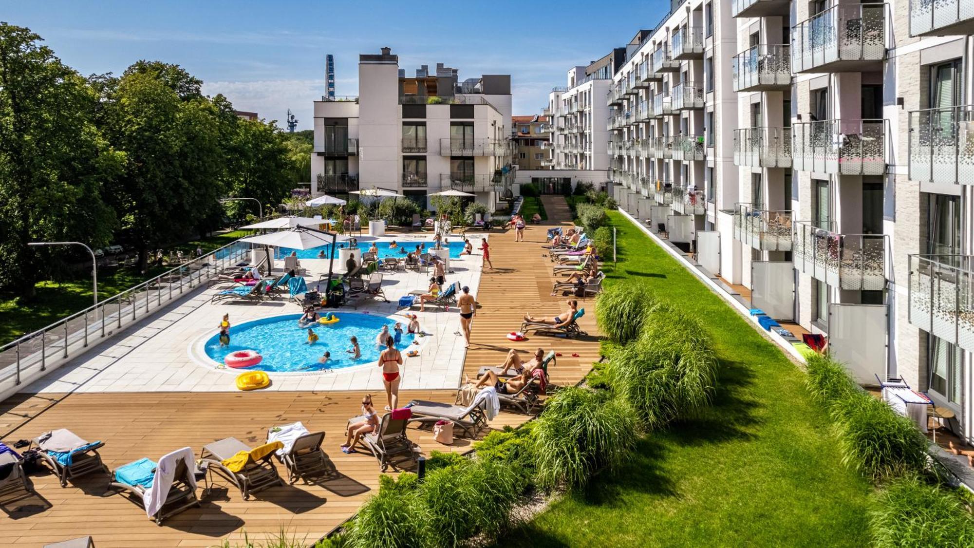 Apartamenty Sun & Snow Nadmorskie Tarasy Z Basenem Kolobrzeg Dış mekan fotoğraf